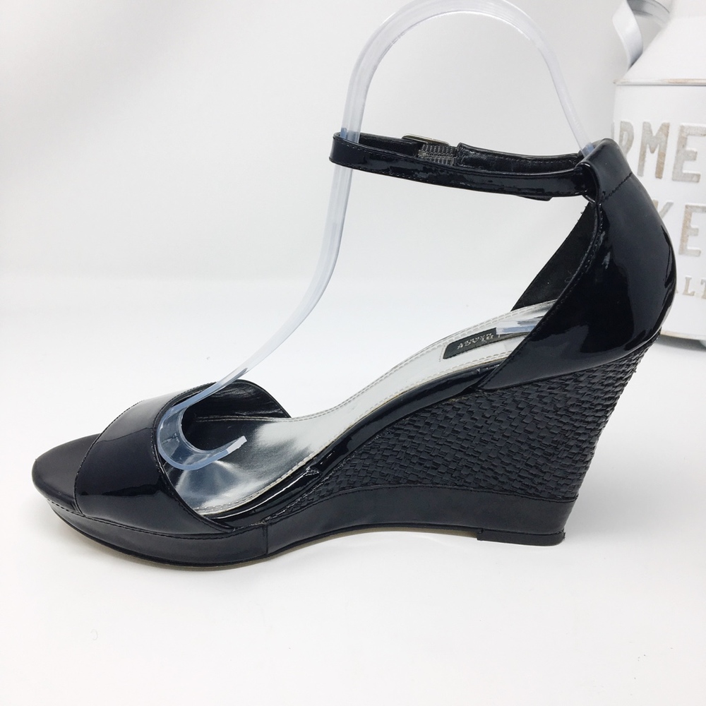 White House Black Market Patent Leather Sz 9